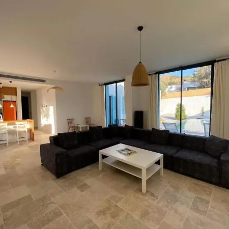 Krotheus Villa